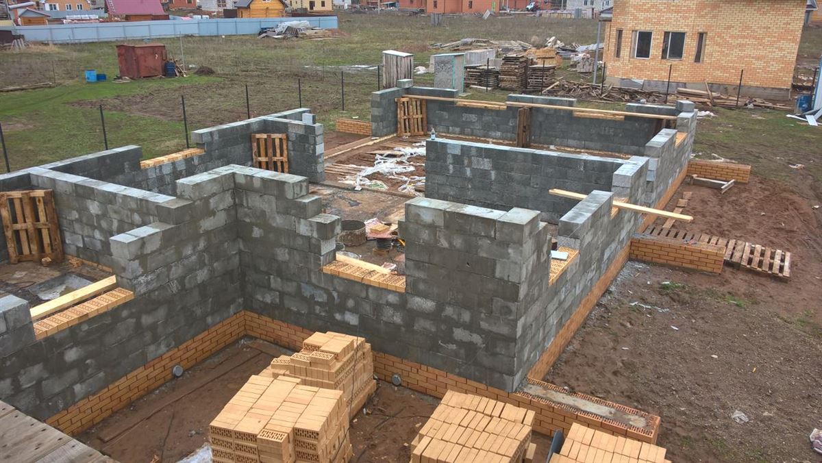 Сколько клея нужно на куб кладки из полистиролбетонных блоков